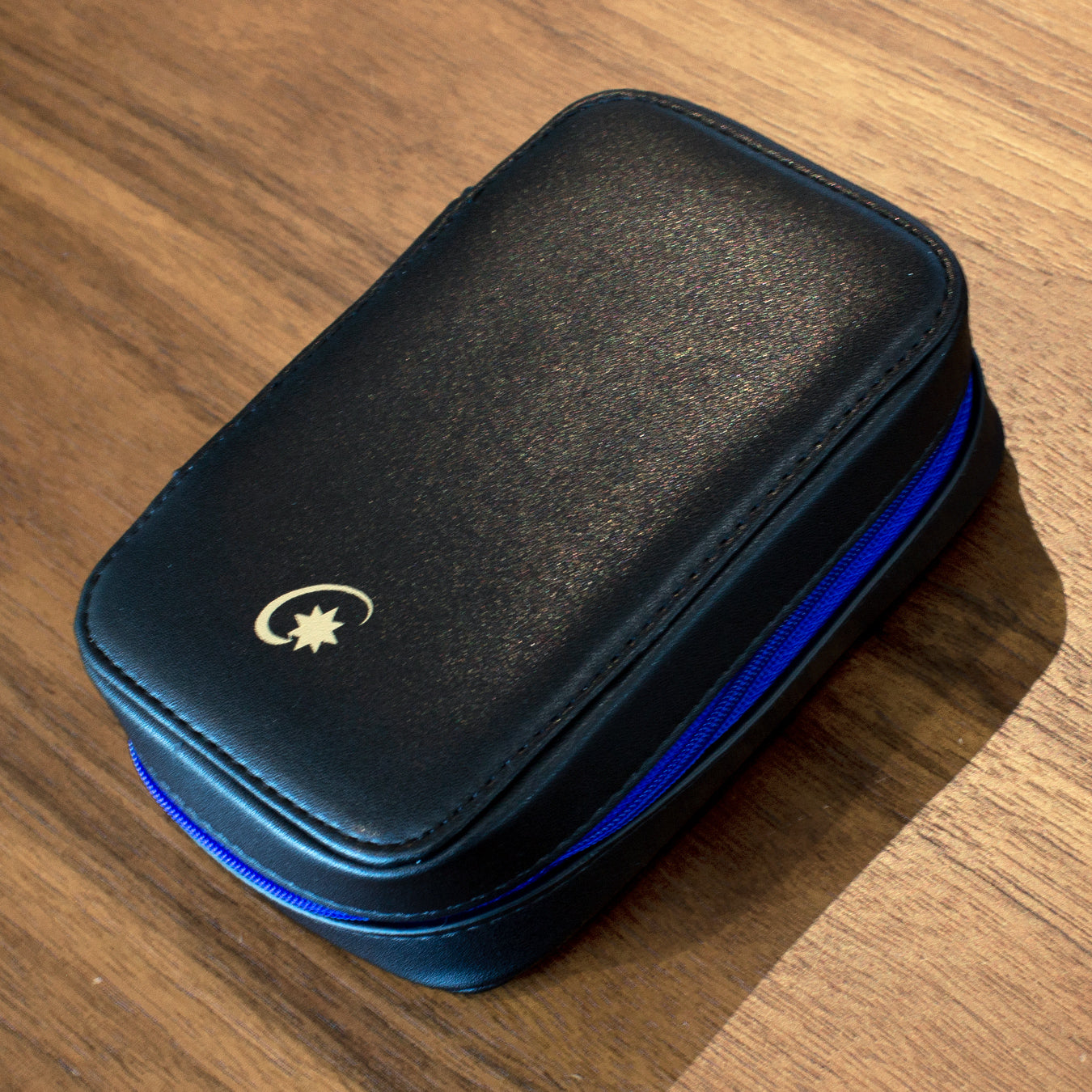 予約商品】ガジェットポーチ［Leo/need］ – Colorful Palette Store